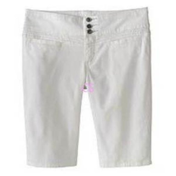 Womens Bermuda Shorts Lee 24W One True Fit White Midrise Relaxed Plus 4 Pocket - Picture 1 of 5